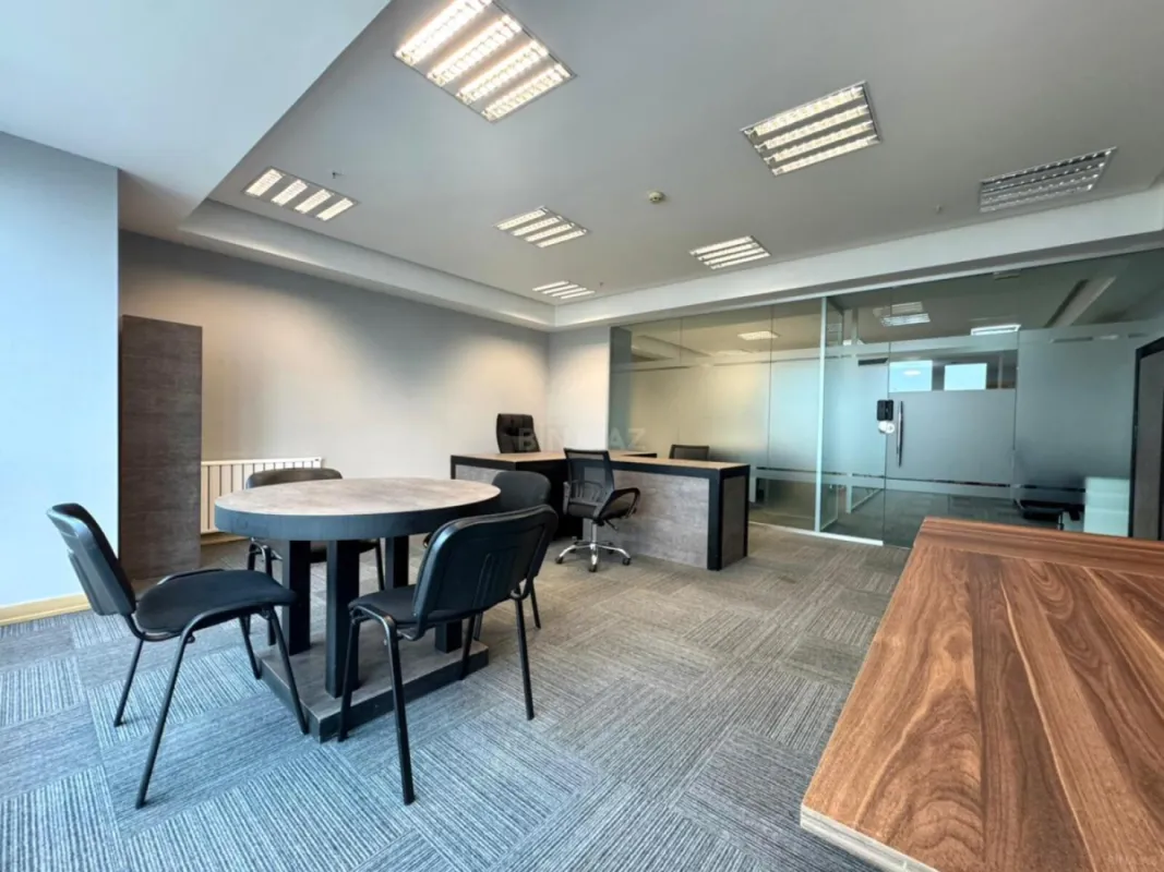 Kirayə verilir 3 otaqlı ofis 101 m²