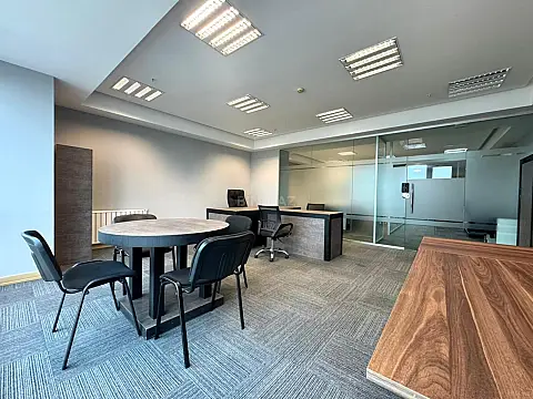 Kirayə verilir 3 otaqlı ofis 101 m²