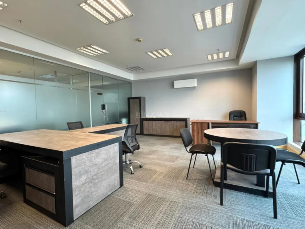 Kirayə verilir 3 otaqlı ofis 101 m²