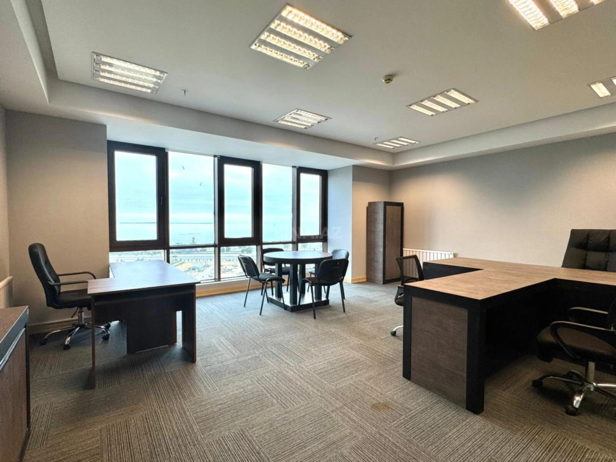 Kirayə verilir 3 otaqlı ofis 101 m²