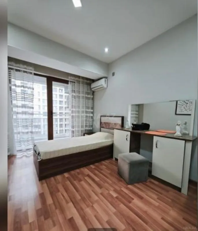 Satılır 3 otaqlı mənzil 113 m²