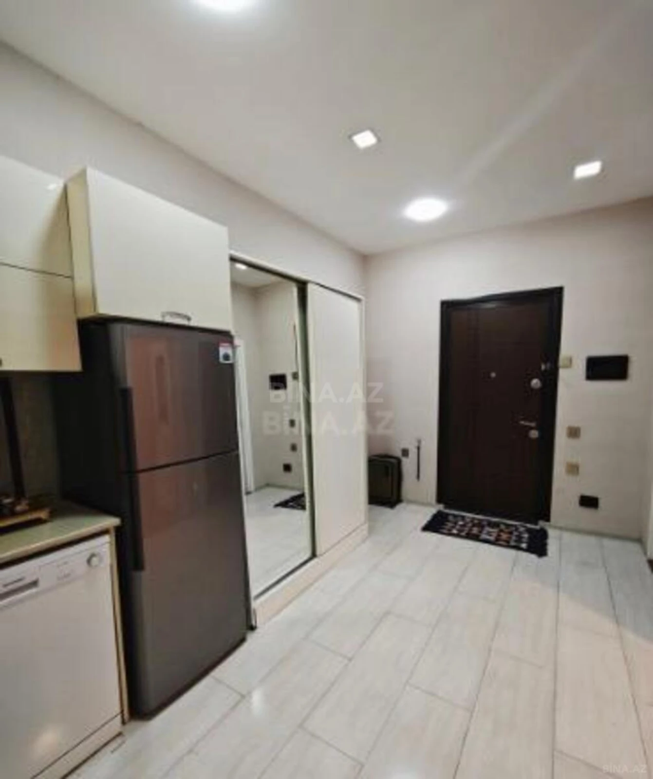 Satılır 3 otaqlı mənzil 113 m²