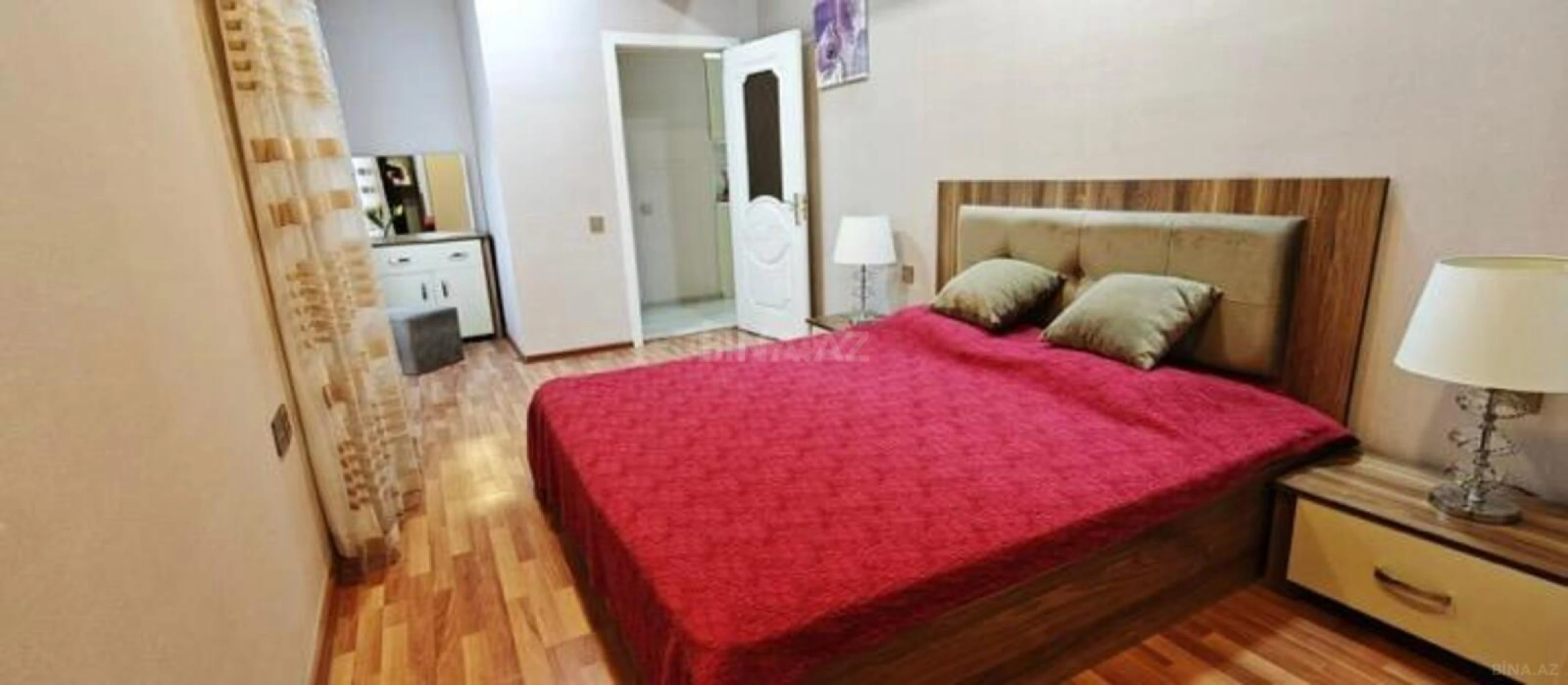 Satılır 3 otaqlı mənzil 113 m²
