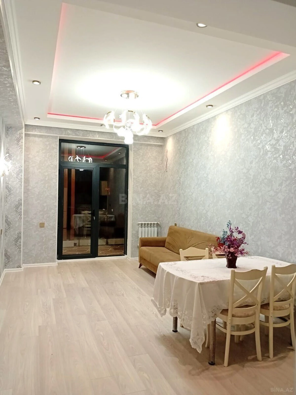 Kirayə verilir 2 otaqlı mənzil 64 m²