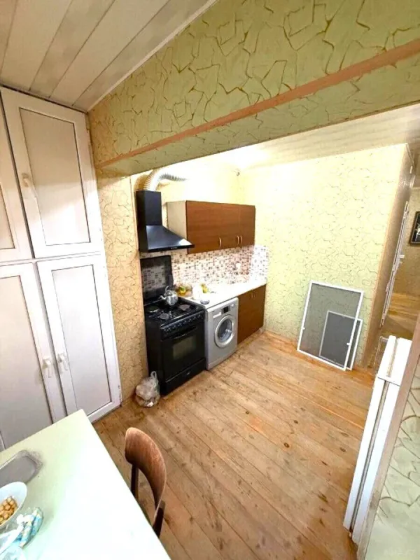 Satılır 4 otaqlı mənzil 110 m²