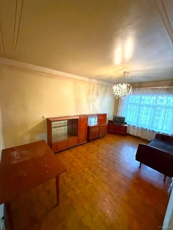 Satılır 4 otaqlı mənzil 110 m²