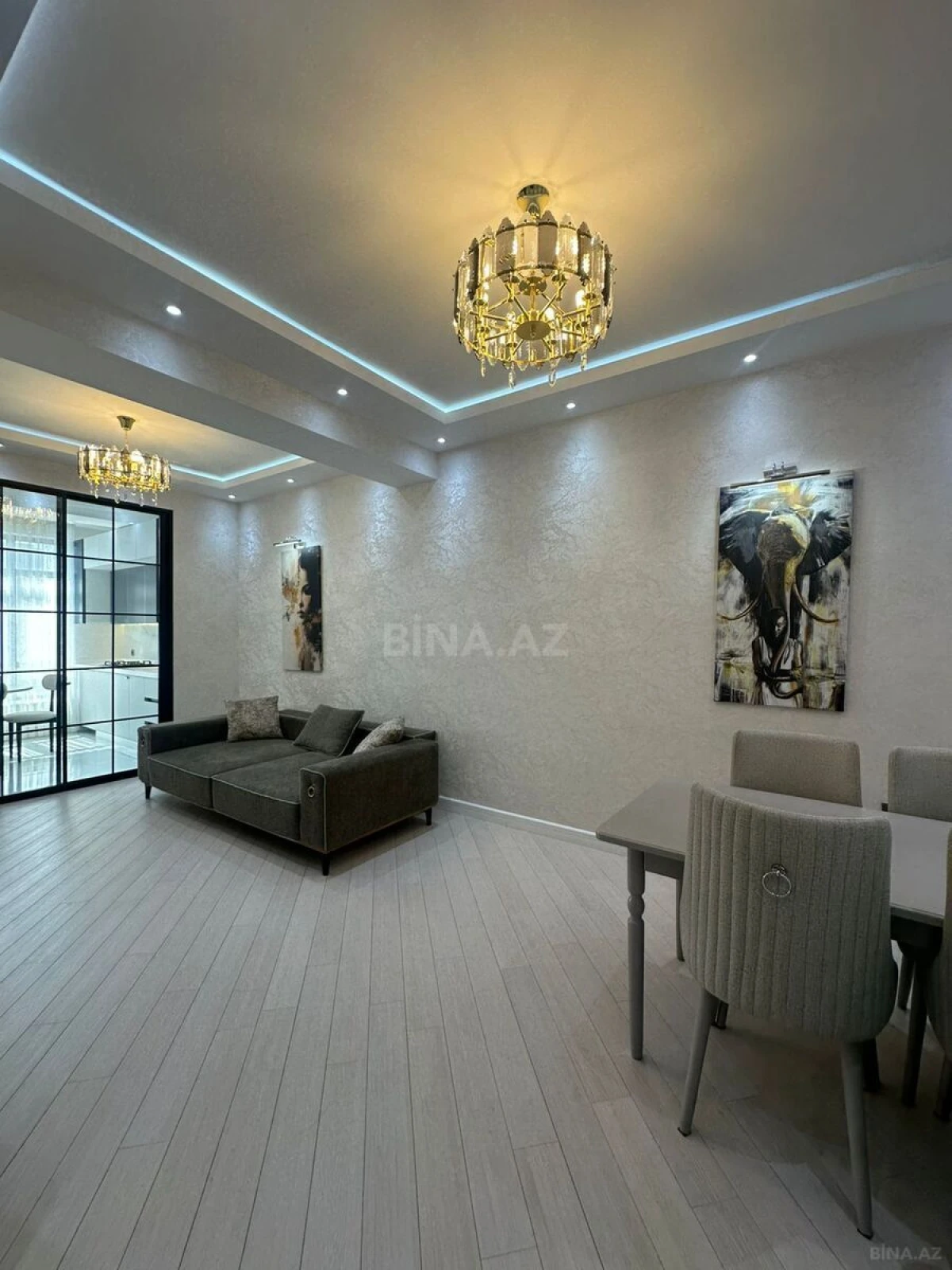 Kirayə verilir 2 otaqlı mənzil 68 m²