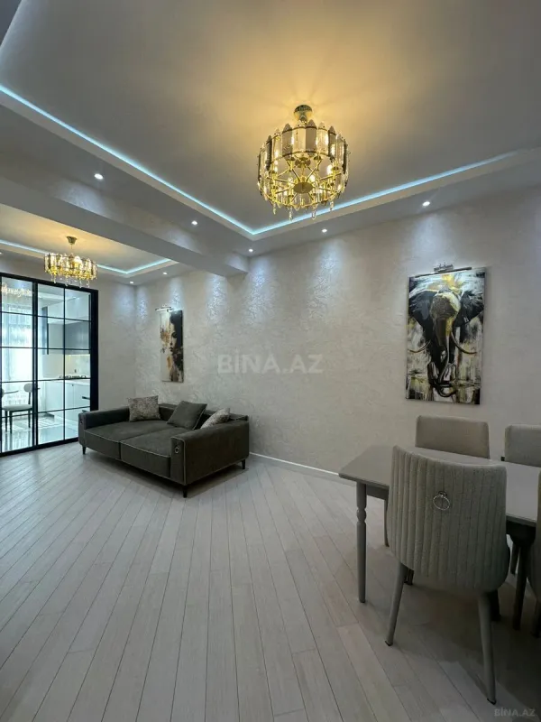 Kirayə verilir 2 otaqlı mənzil 68 m²
