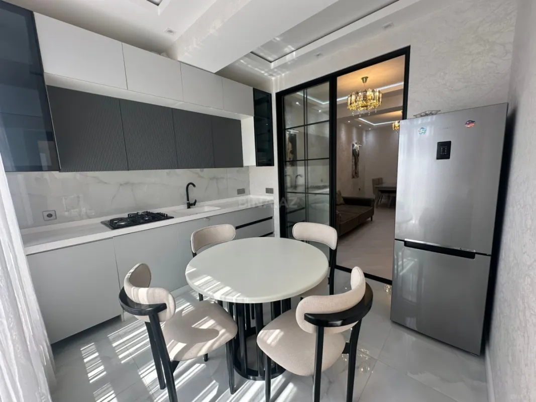 Kirayə verilir 2 otaqlı mənzil 68 m²
