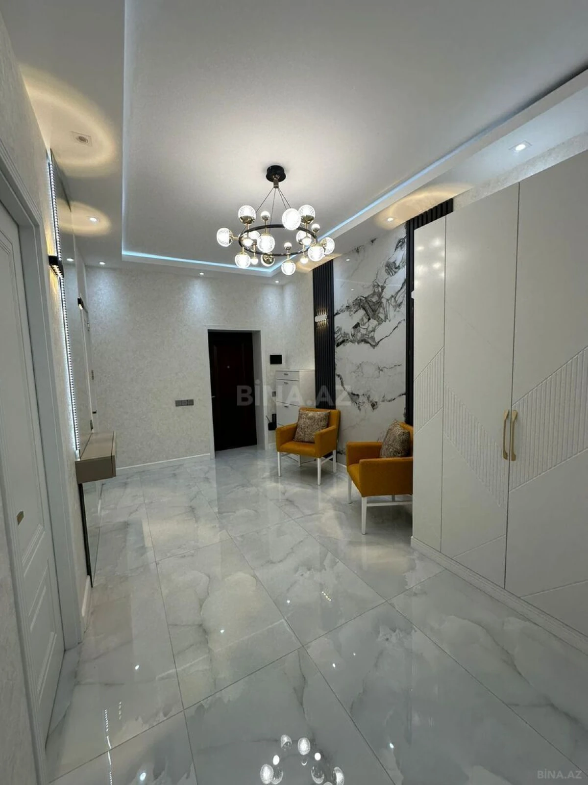 Kirayə verilir 2 otaqlı mənzil 68 m²
