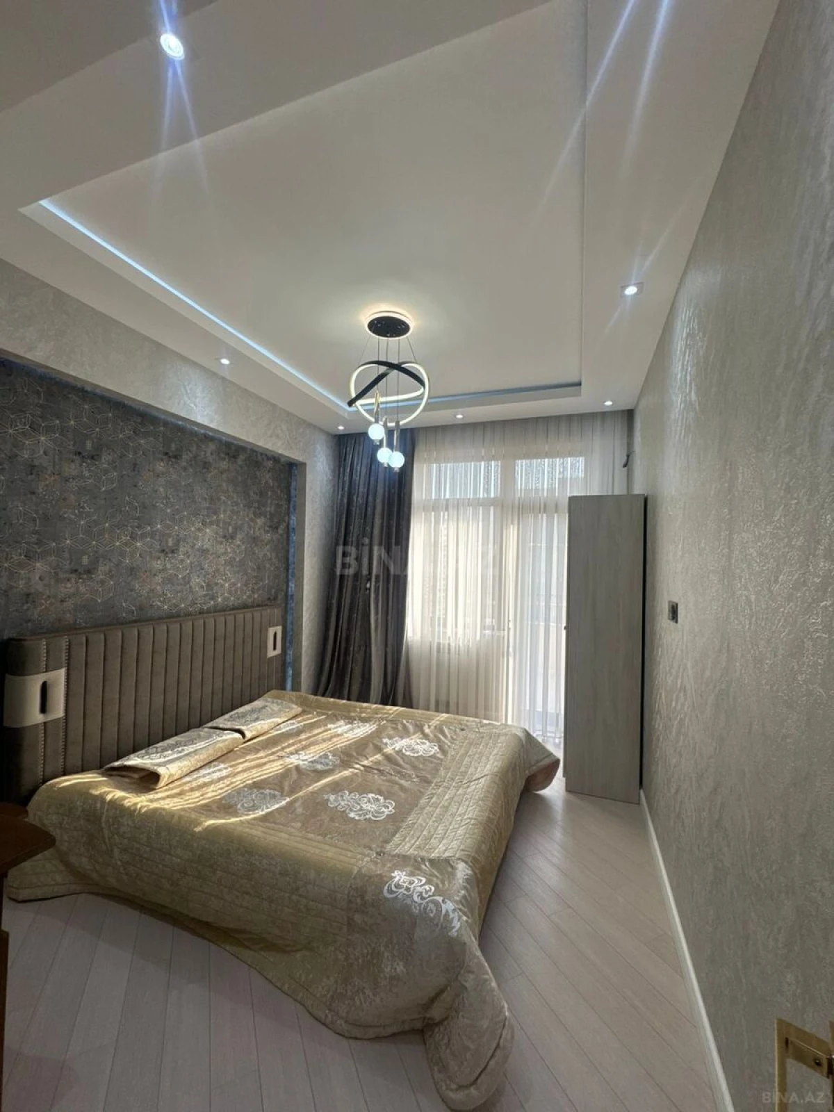 Kirayə verilir 2 otaqlı mənzil 68 m²