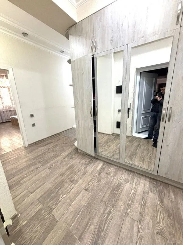 Kirayə verilir 3 otaqlı mənzil 130 m²