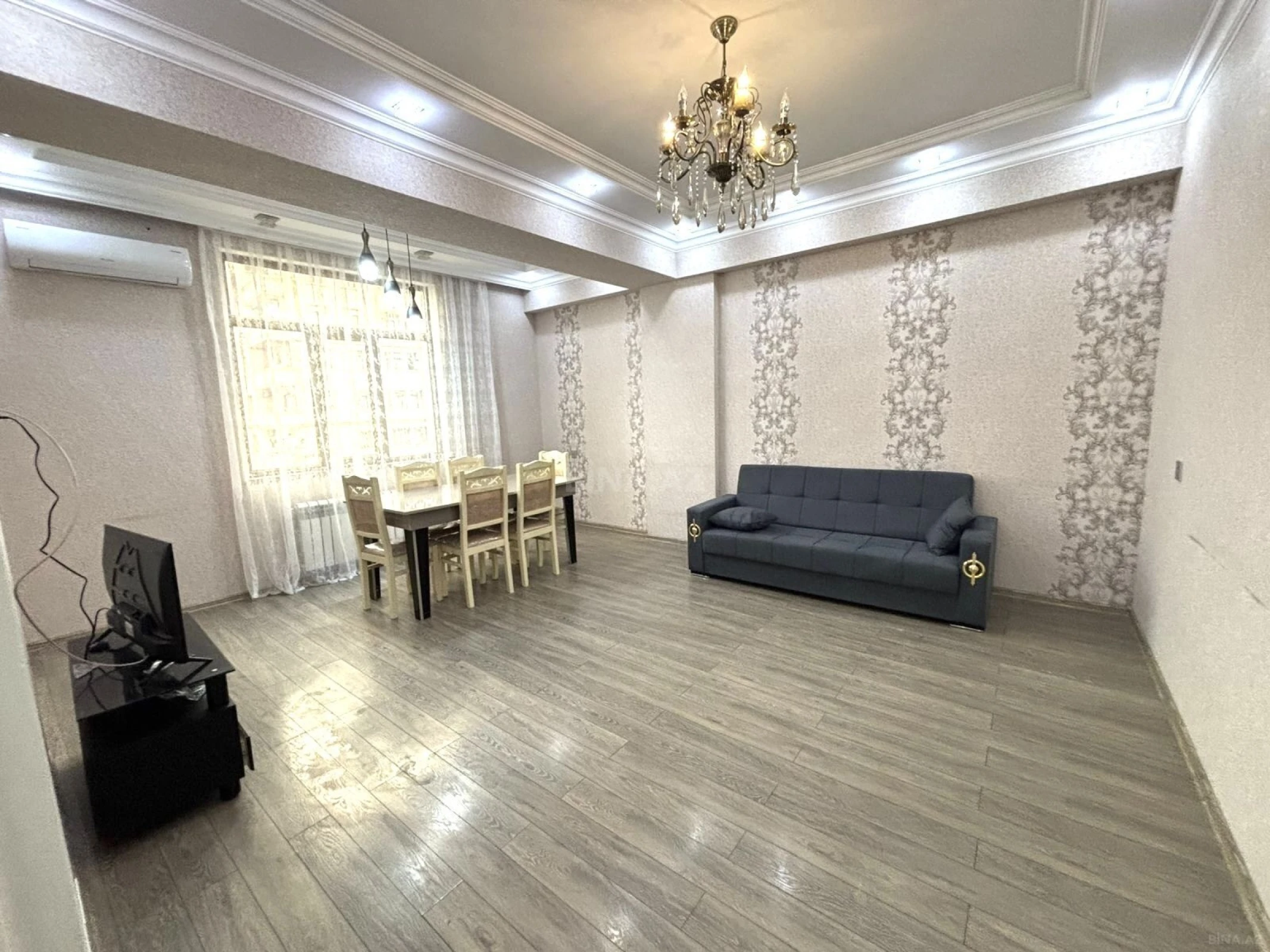 Kirayə verilir 3 otaqlı mənzil 130 m²