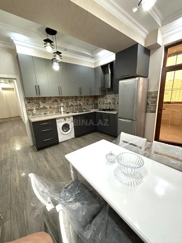 Kirayə verilir 3 otaqlı mənzil 130 m²