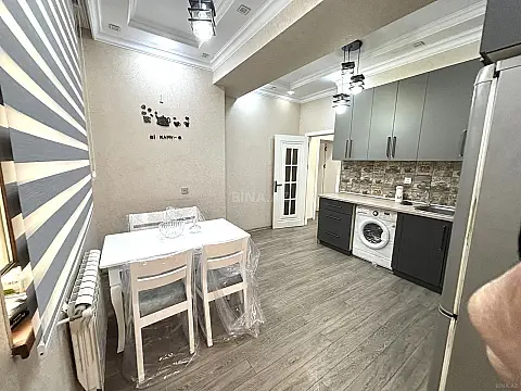 Kirayə verilir 3 otaqlı mənzil 130 m² — Bakı, Memar Əcəmi yanı 3 otaq 130.00 m²