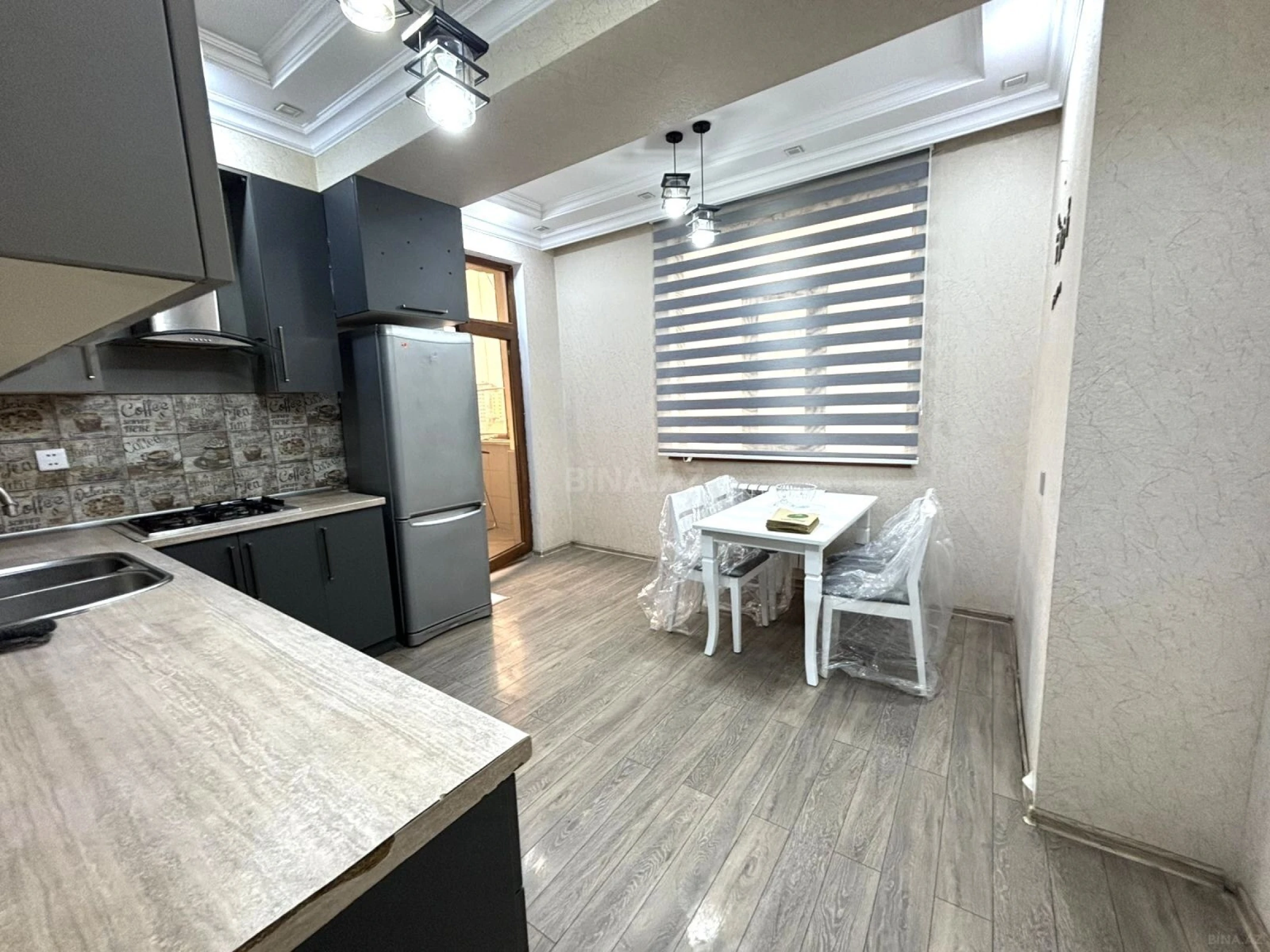 Kirayə verilir 3 otaqlı mənzil 130 m²