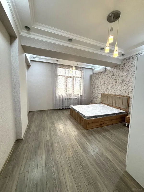 Kirayə verilir 3 otaqlı mənzil 130 m²