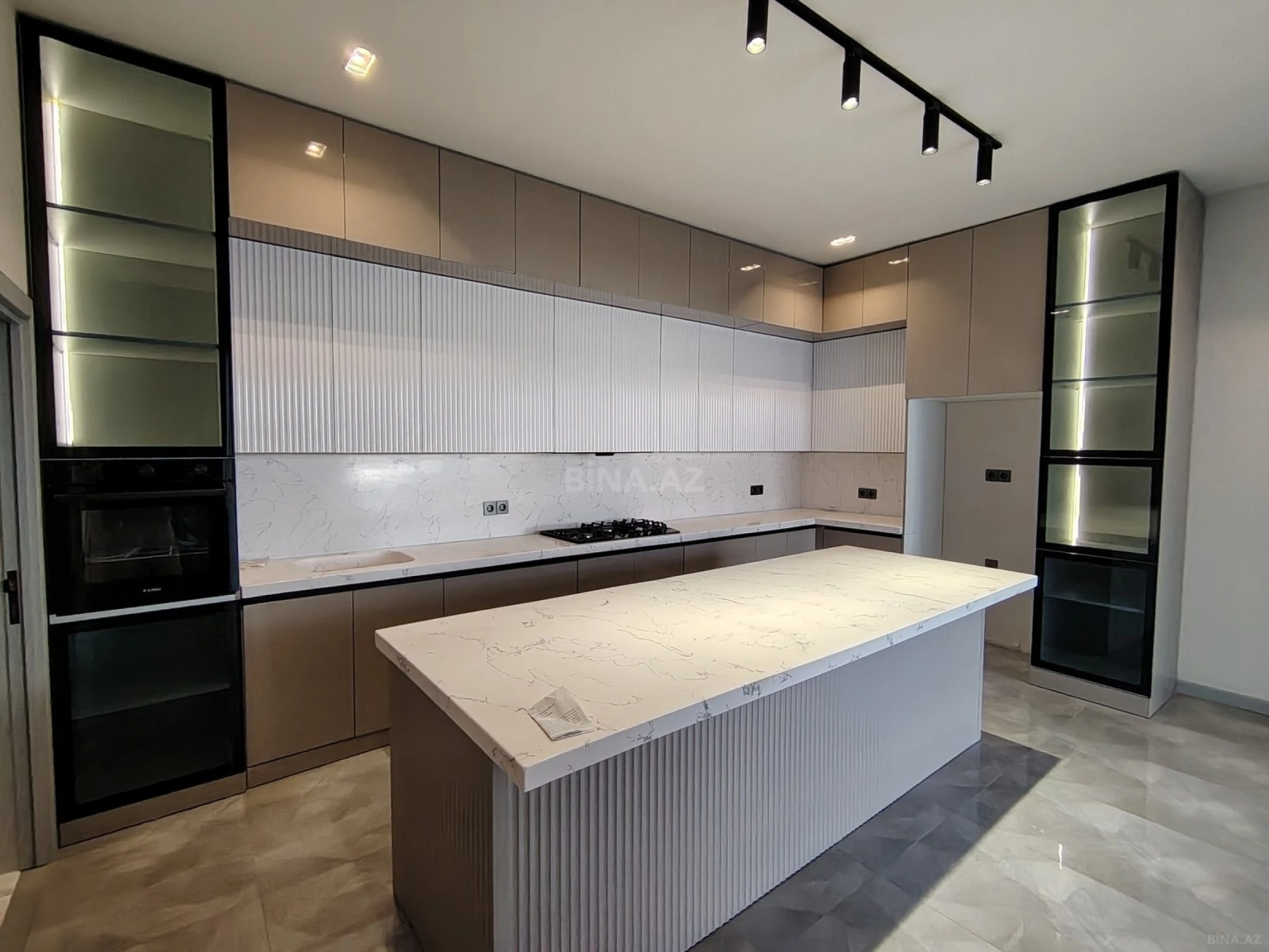 Satılır 4 otaqlı həyət evi 200 m²