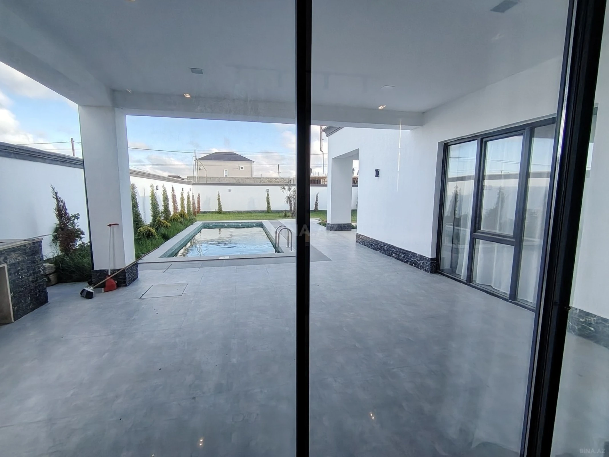 Satılır 4 otaqlı həyət evi 200 m²
