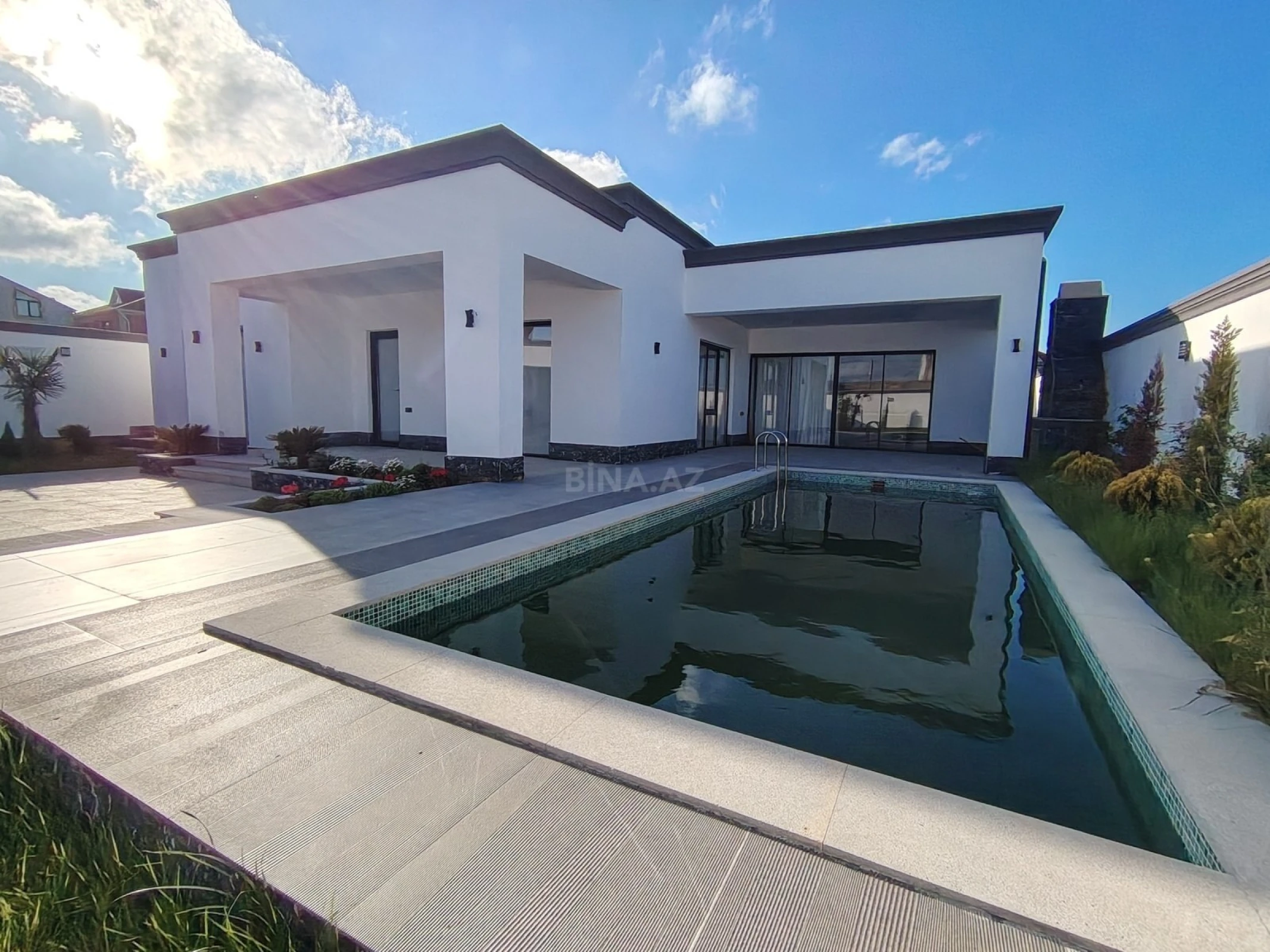 Satılır 4 otaqlı həyət evi 200 m²