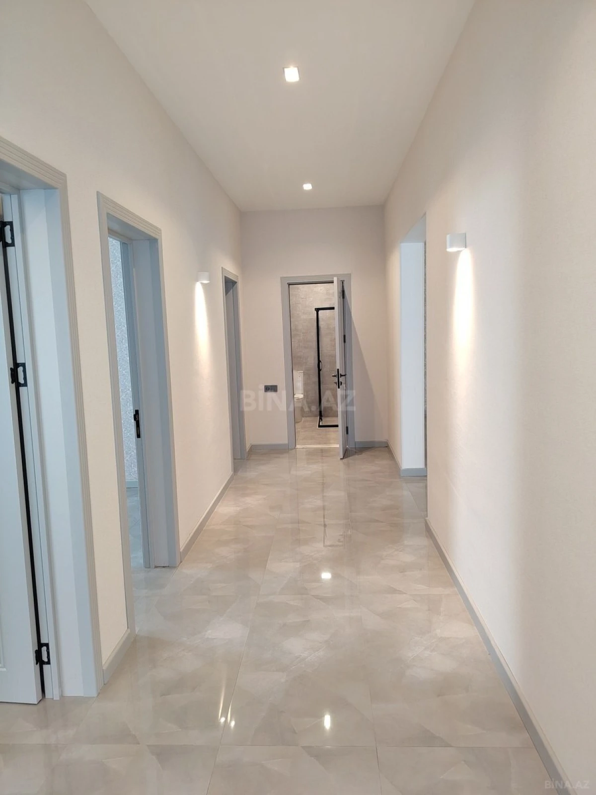 Satılır 4 otaqlı həyət evi 200 m²