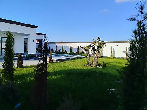 Satılır 4 otaqlı həyət evi 200 m²