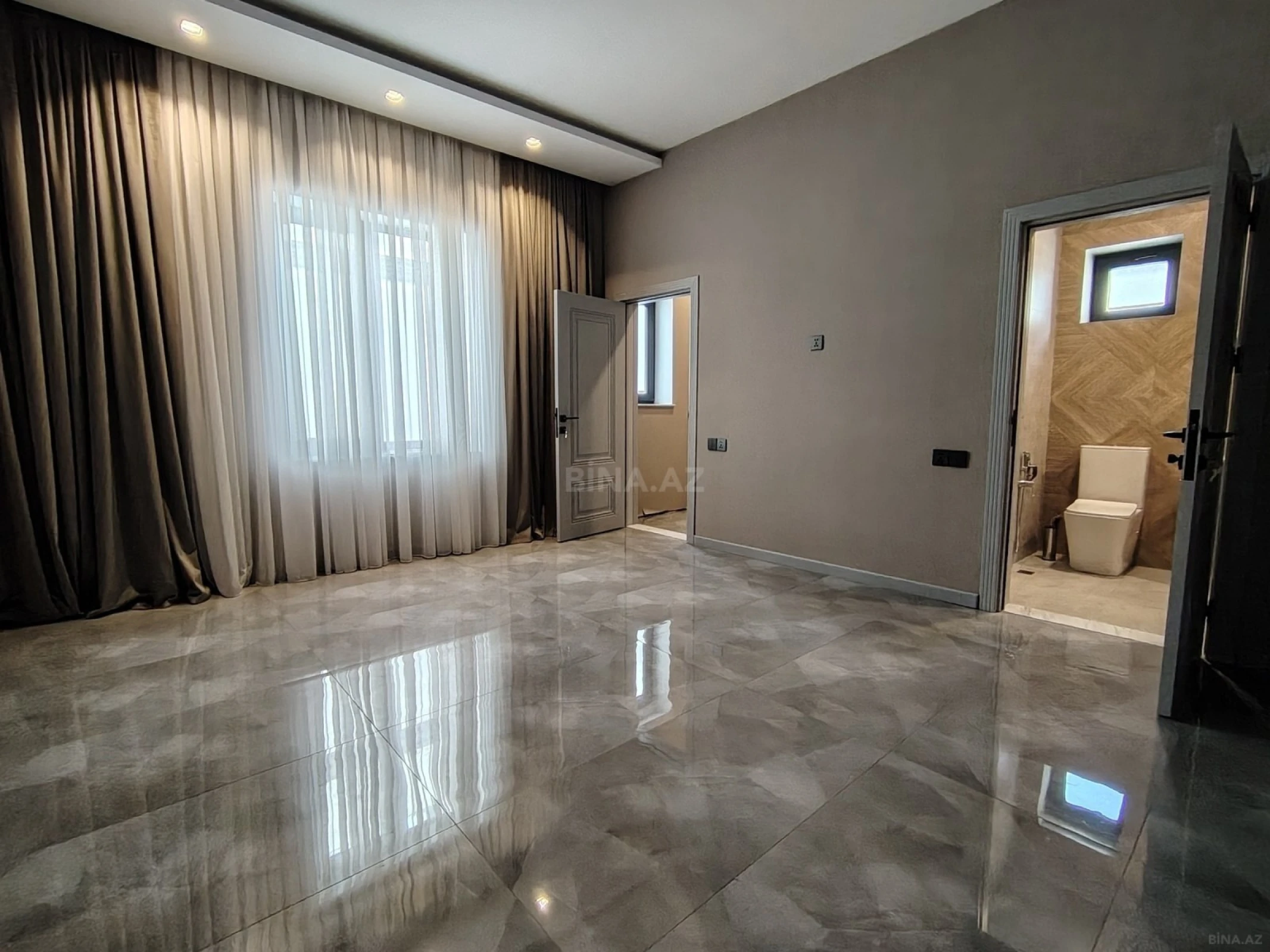 Satılır 4 otaqlı həyət evi 200 m²