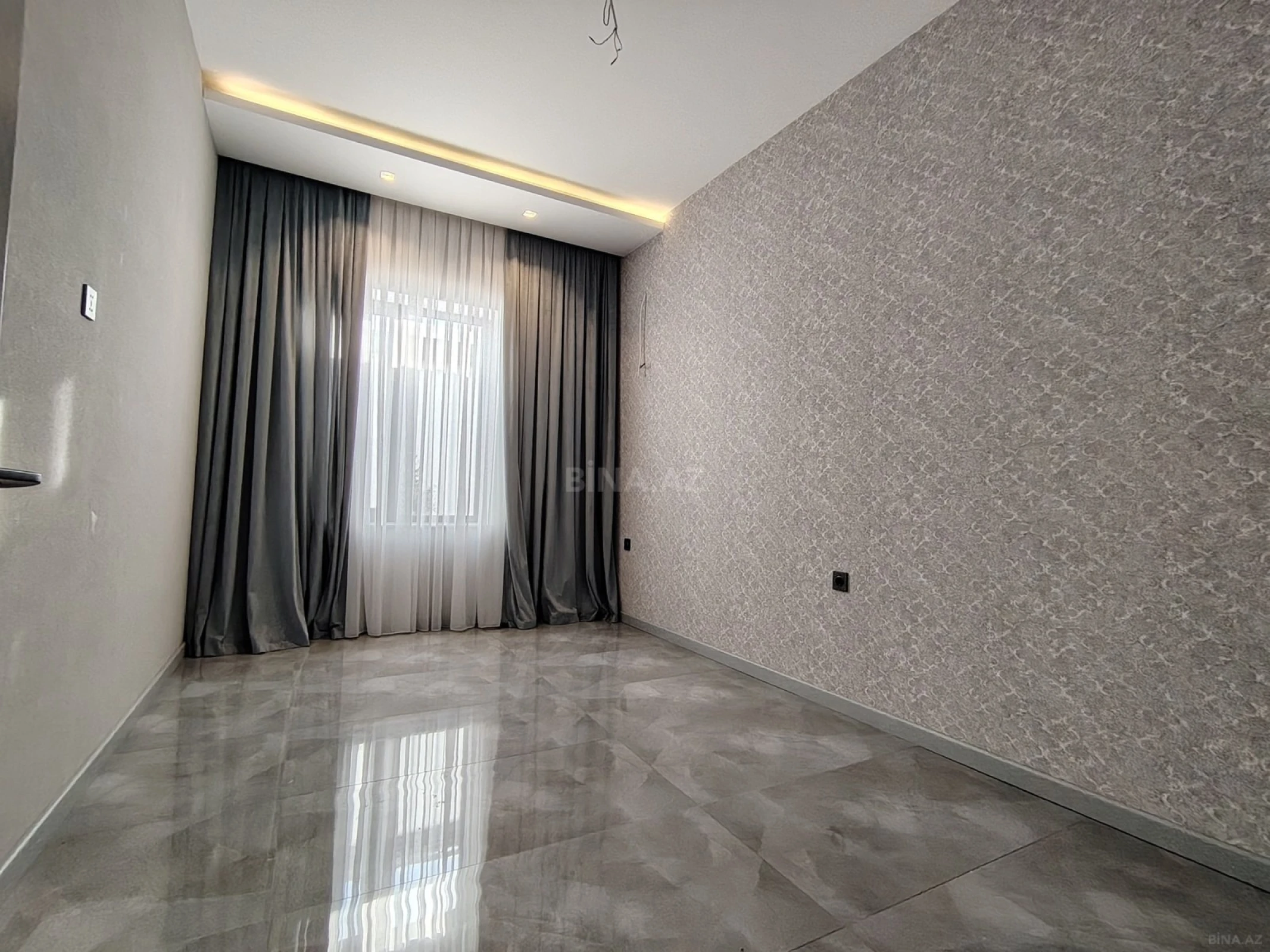 Satılır 4 otaqlı həyət evi 200 m²