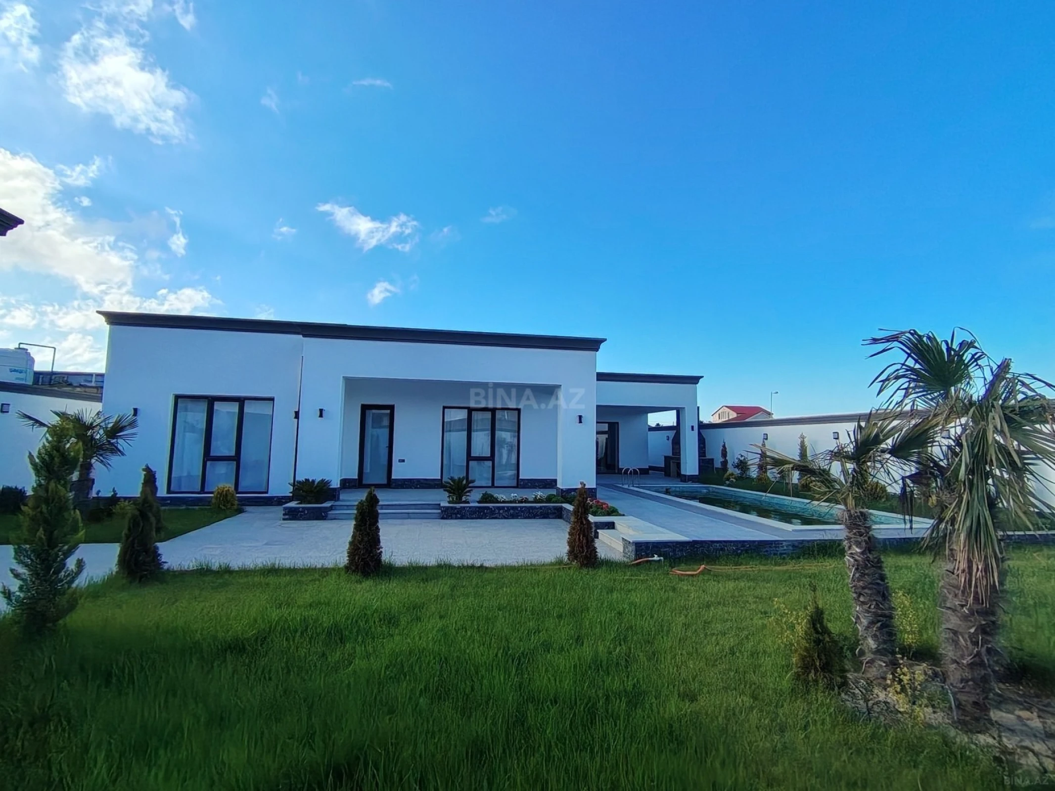 Satılır 4 otaqlı həyət evi 200 m²