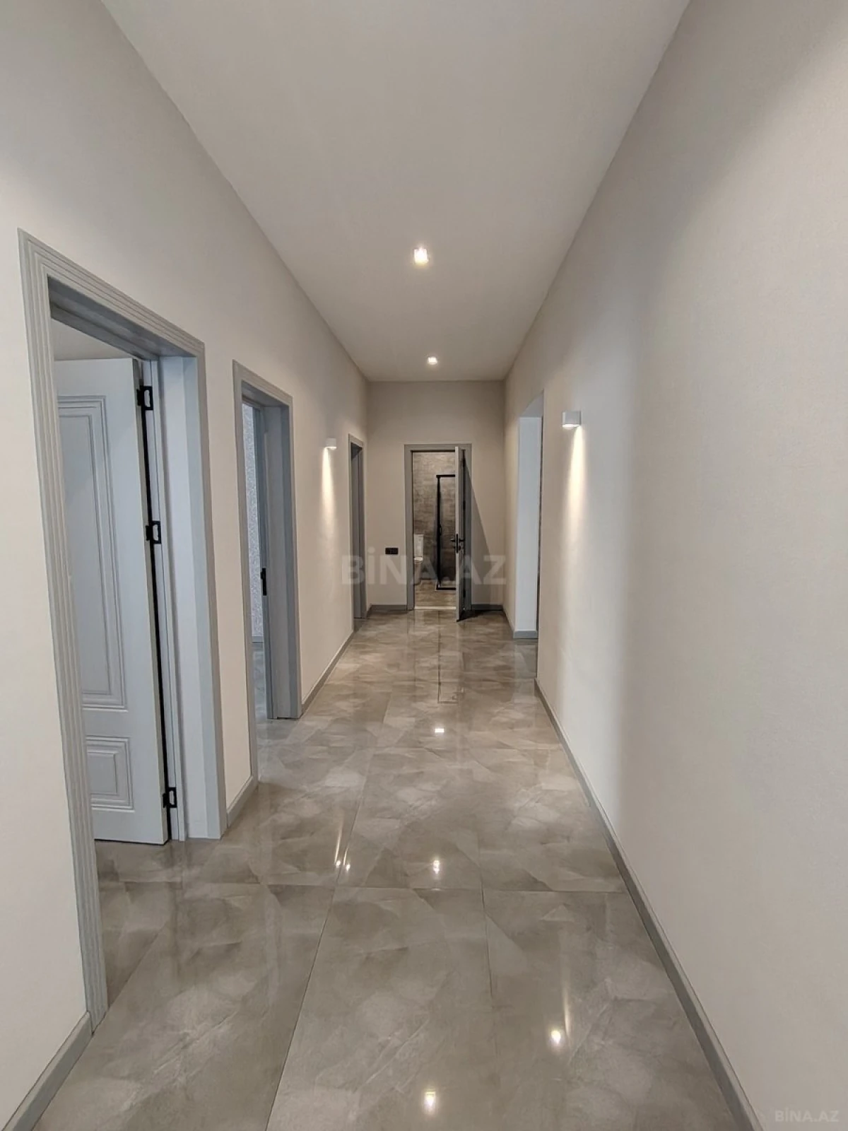 Satılır 4 otaqlı həyət evi 200 m²