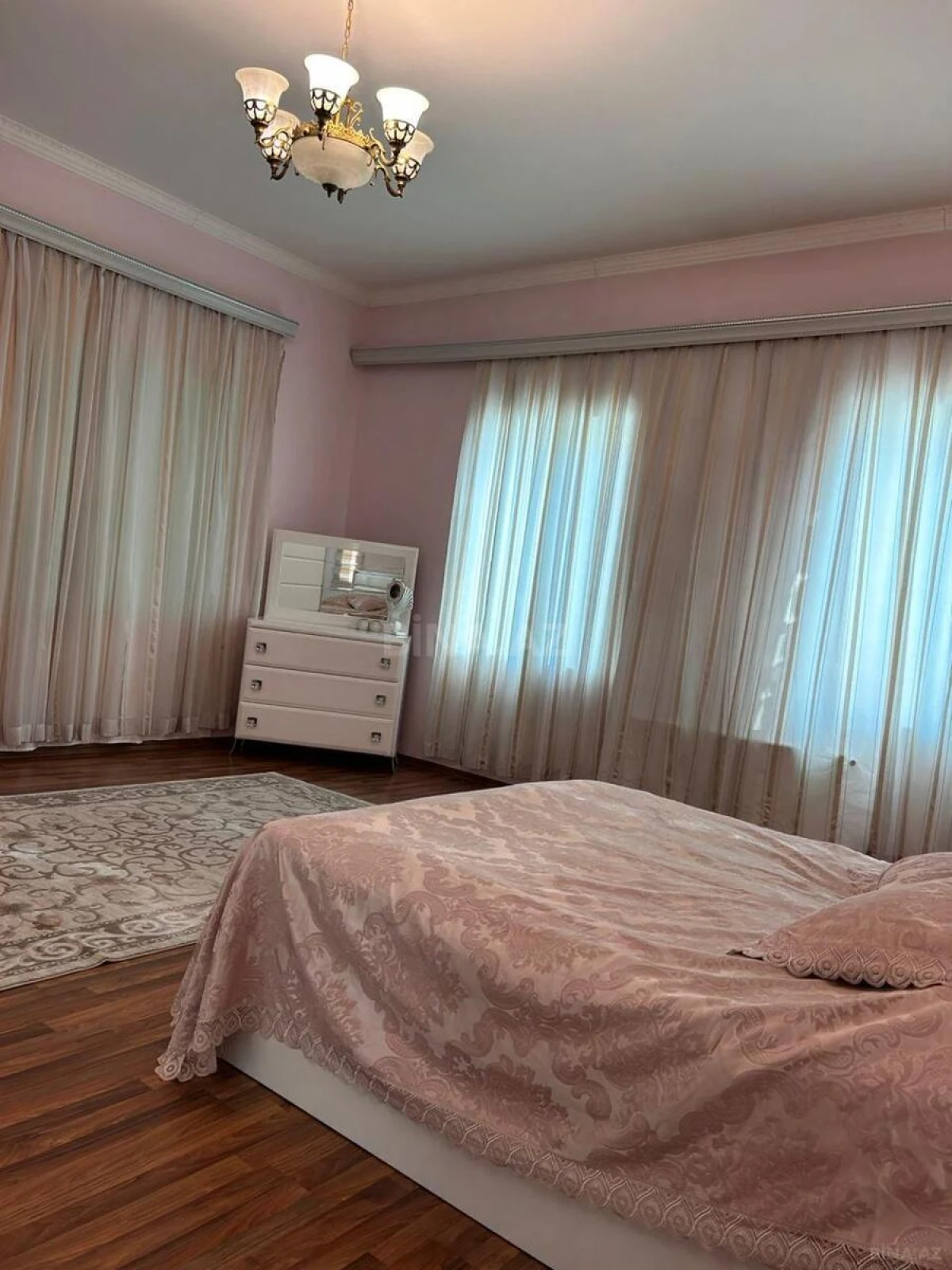 Kirayə verilir 6 otaqlı həyət evi 350 m²