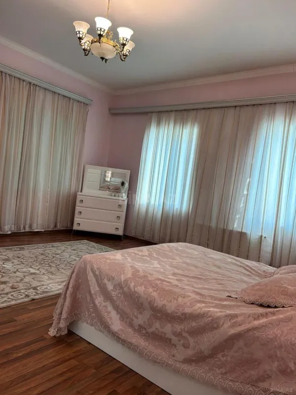 Kirayə verilir 6 otaqlı həyət evi 350 m²