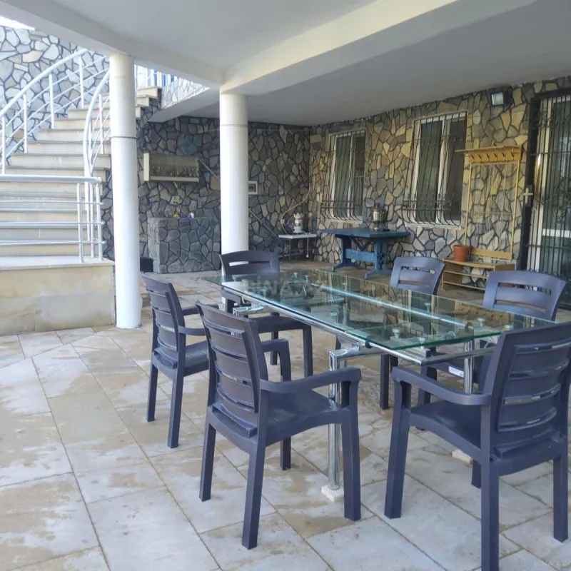 Kirayə verilir 6 otaqlı həyət evi 350 m²