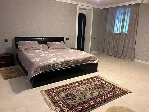 Kirayə verilir 6 otaqlı həyət evi 350 m²