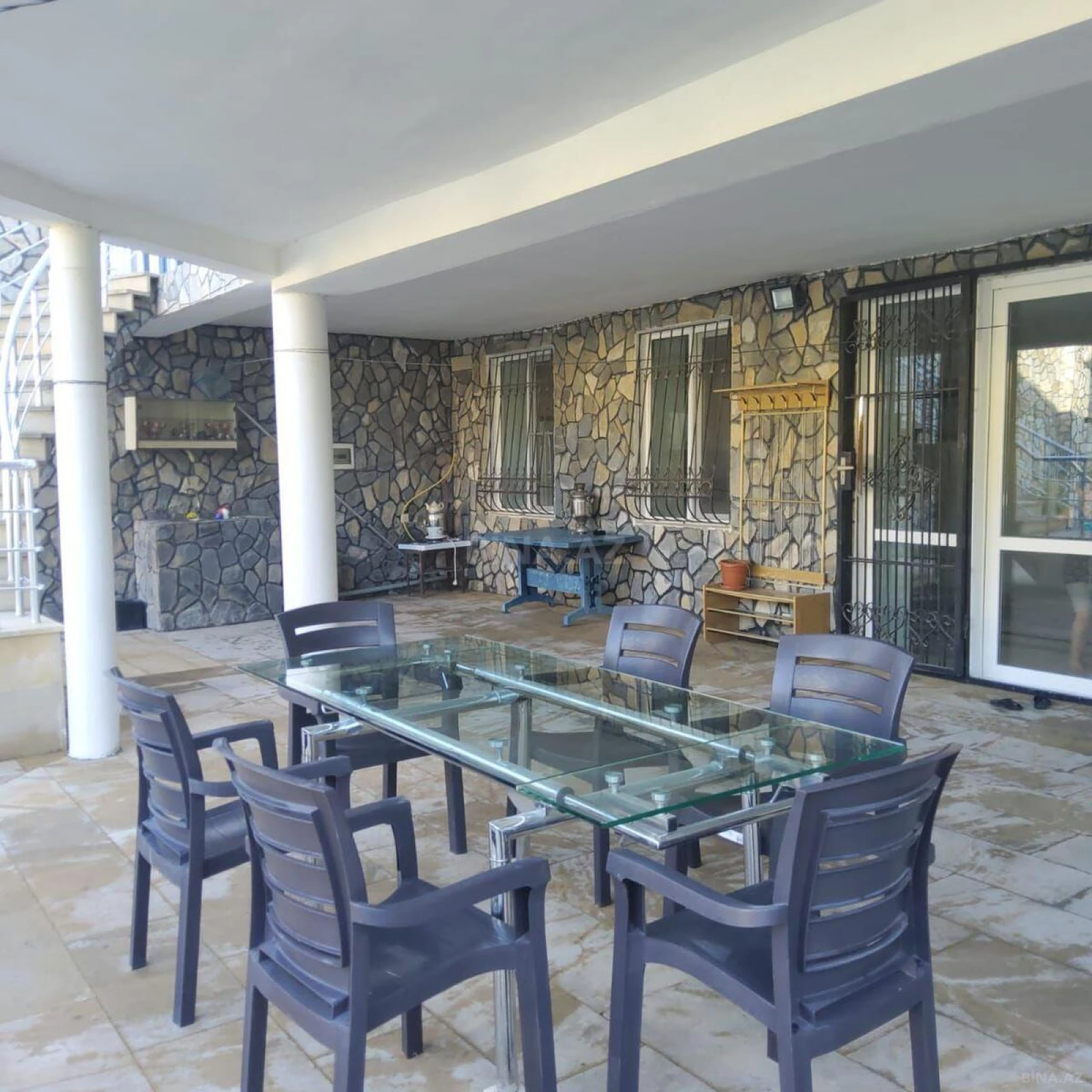 Kirayə verilir 6 otaqlı həyət evi 350 m²