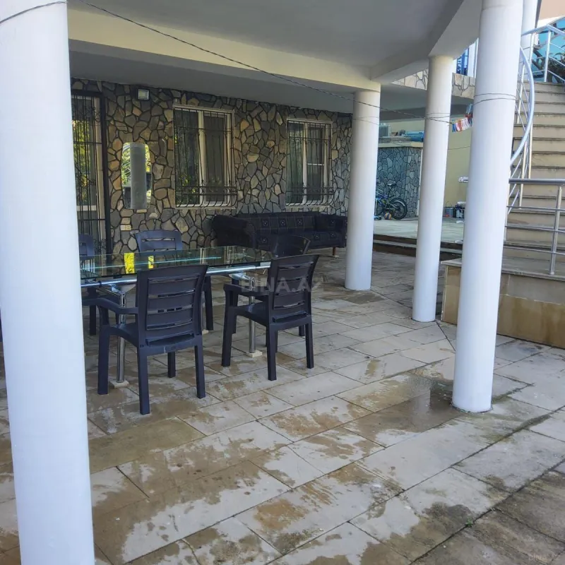 Kirayə verilir 6 otaqlı həyət evi 350 m²