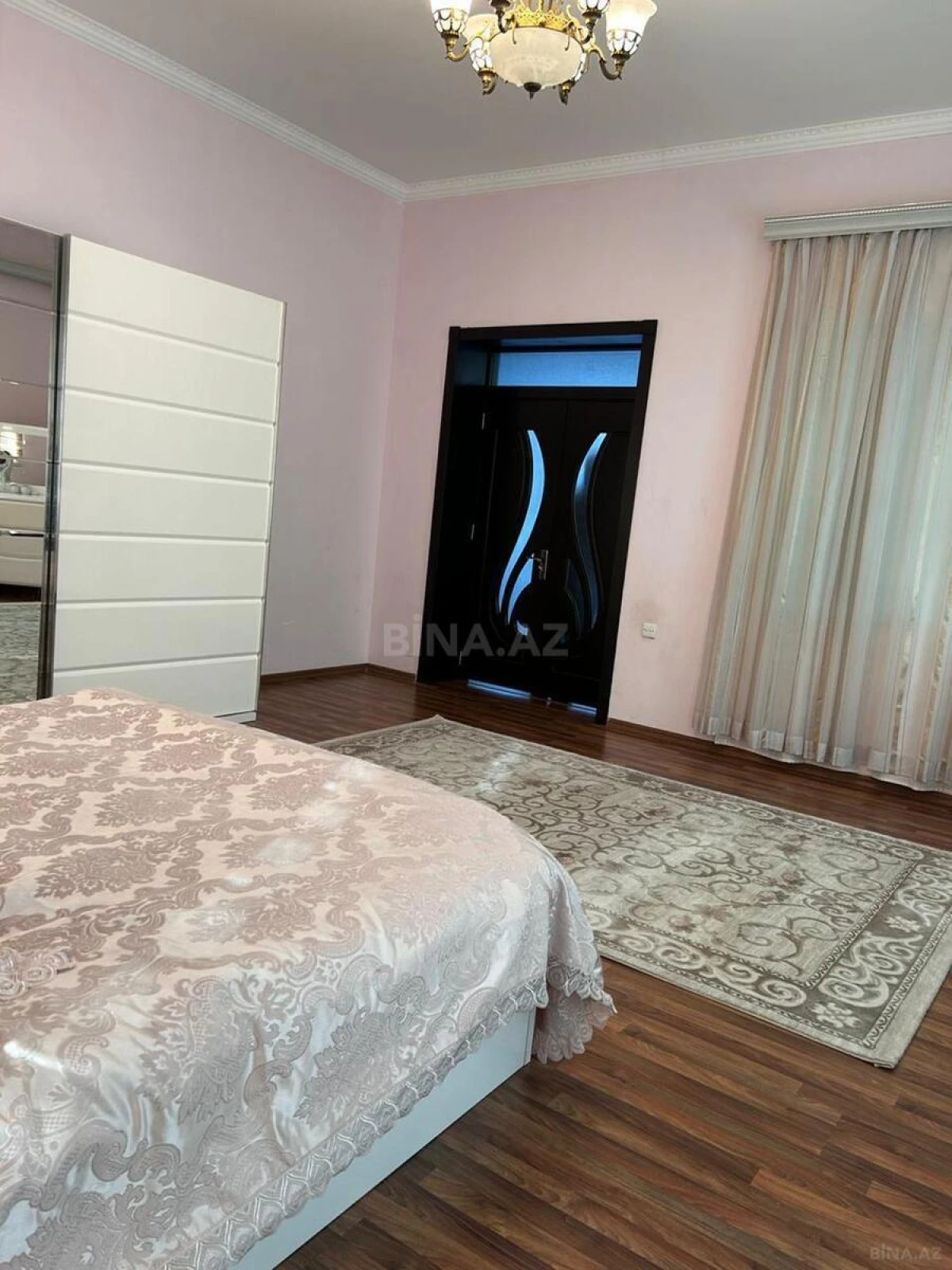Kirayə verilir 6 otaqlı həyət evi 350 m²