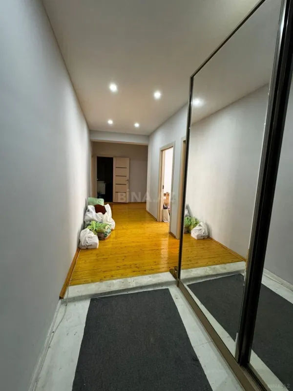 Satılır 3 otaqlı mənzil 114 m²