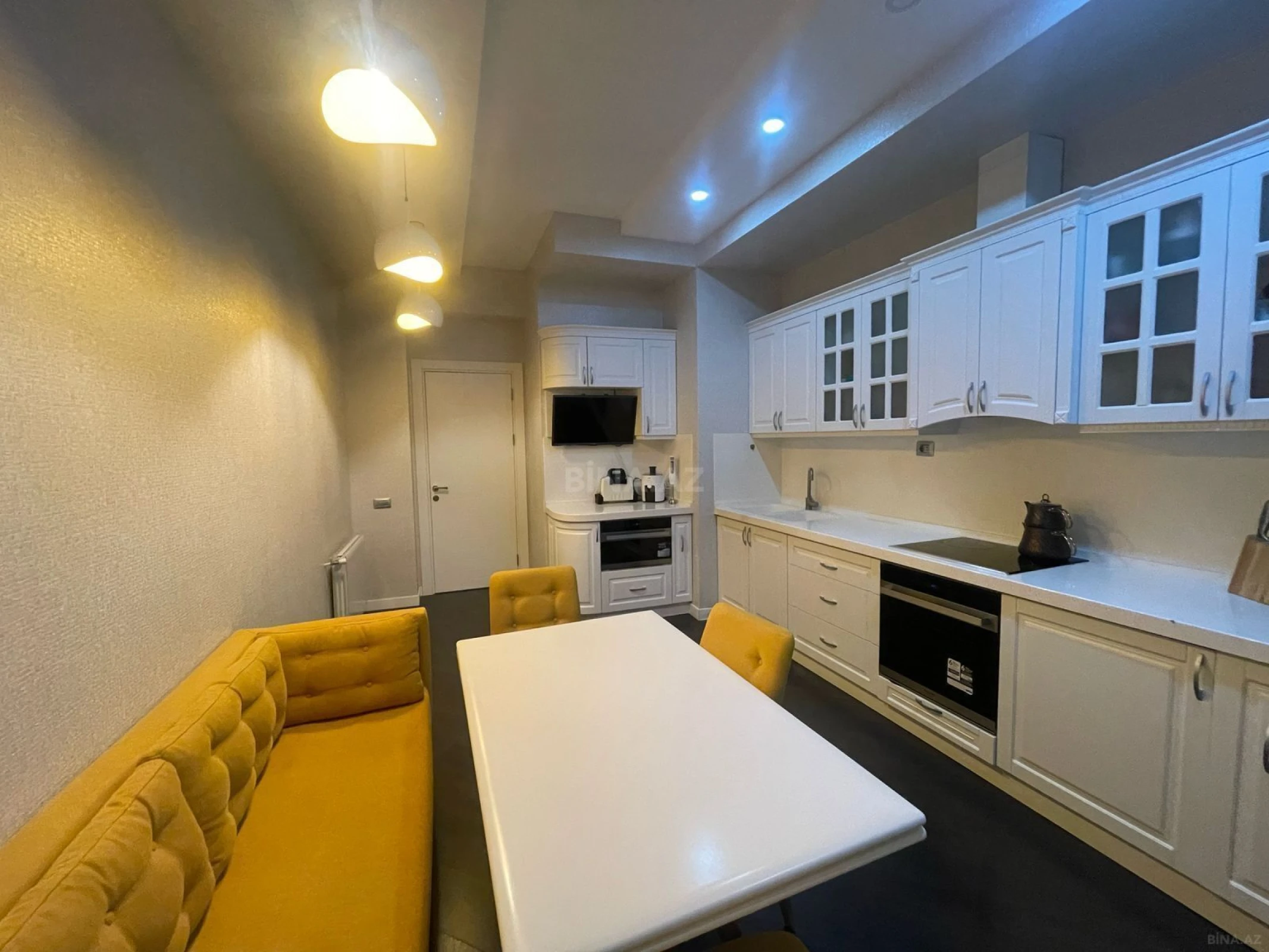 Kirayə verilir 3 otaqlı mənzil 150 m²