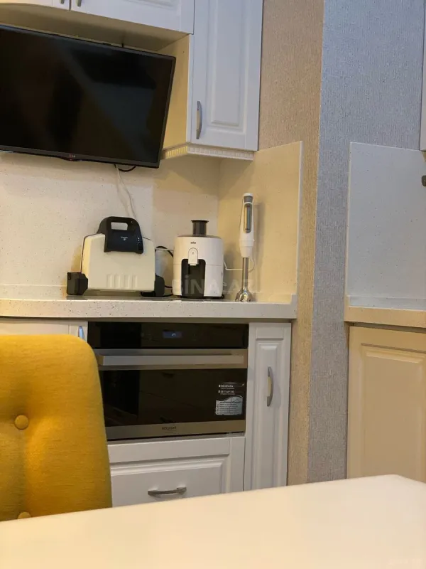 Kirayə verilir 3 otaqlı mənzil 150 m²