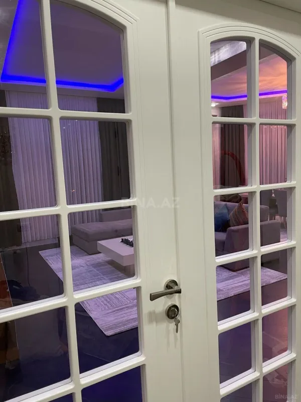 Kirayə verilir 3 otaqlı mənzil 150 m²