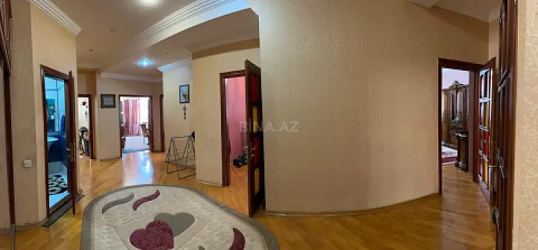 Satılır 4 otaqlı mənzil 162 m²