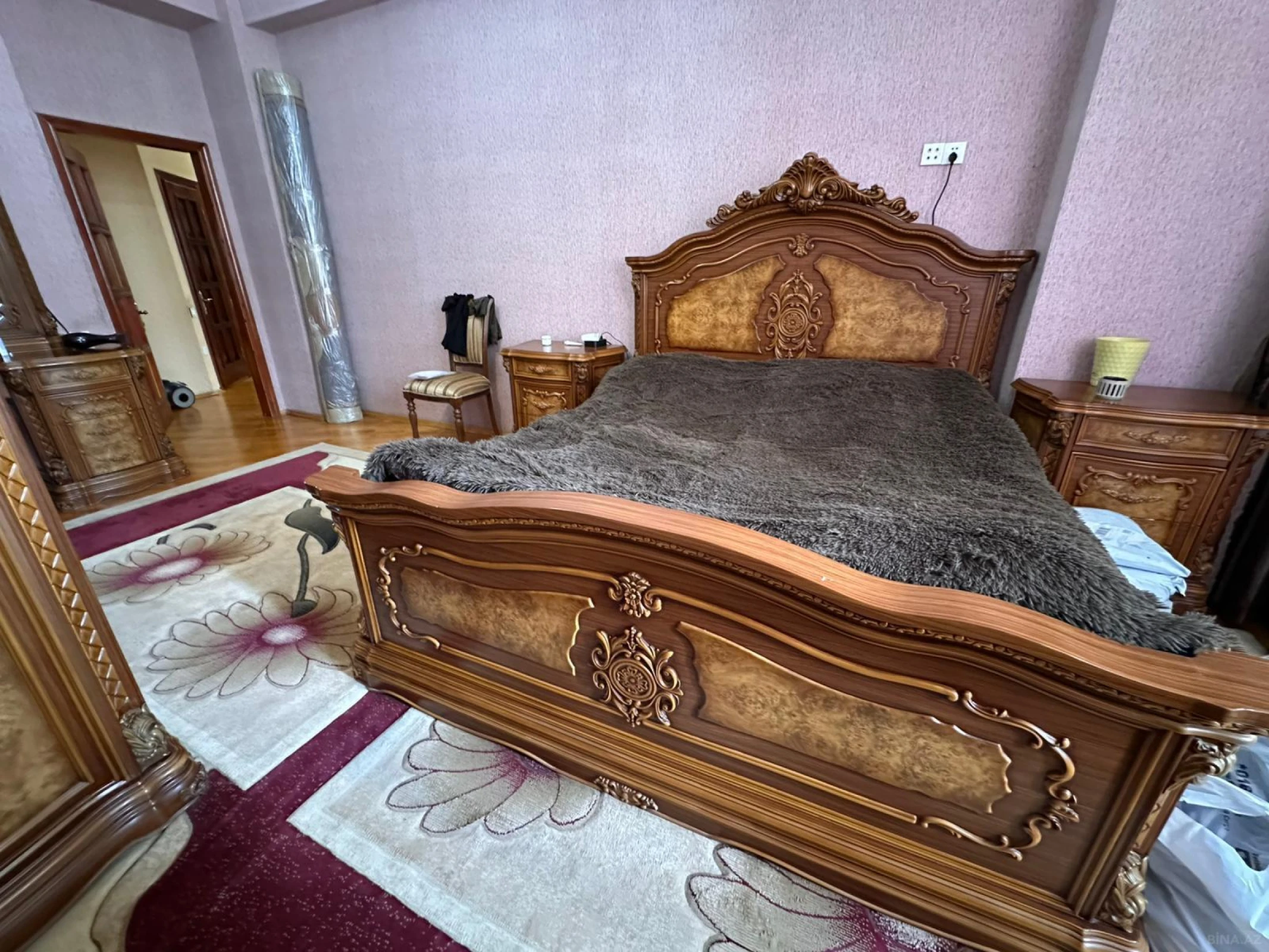 Satılır 4 otaqlı mənzil 162 m²