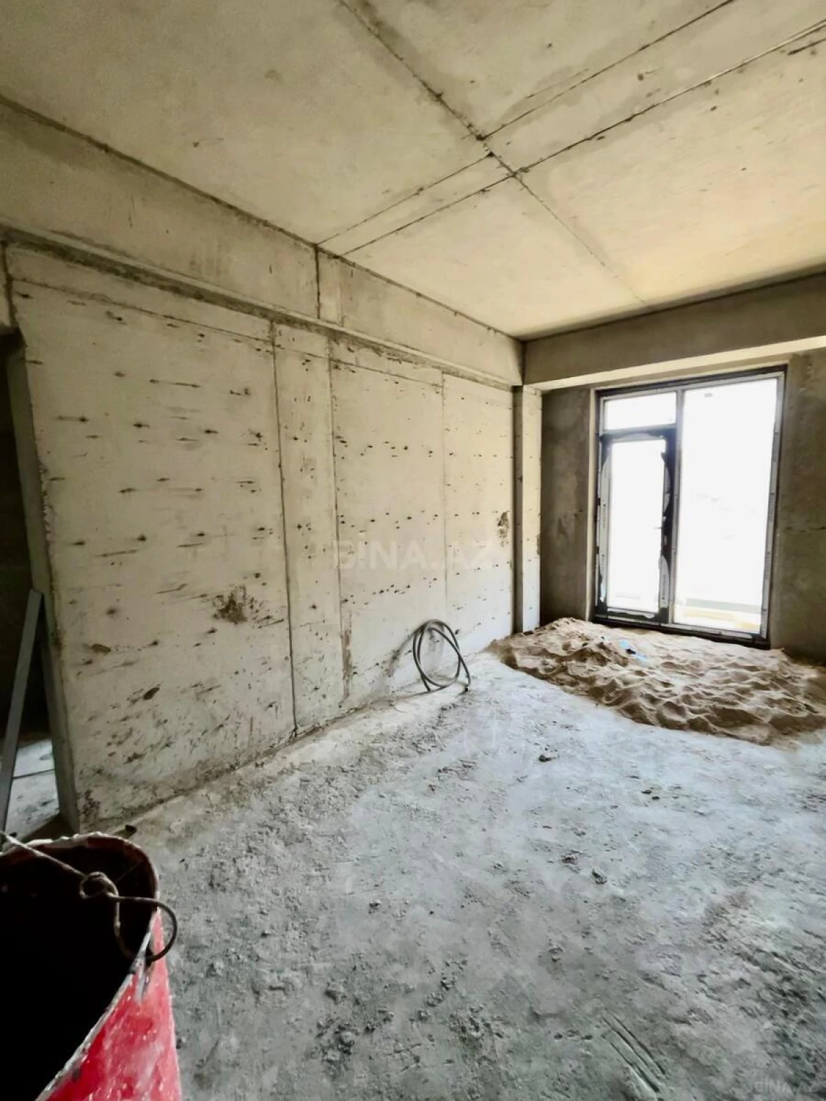 Satılır 2 otaqlı mənzil 56 m²