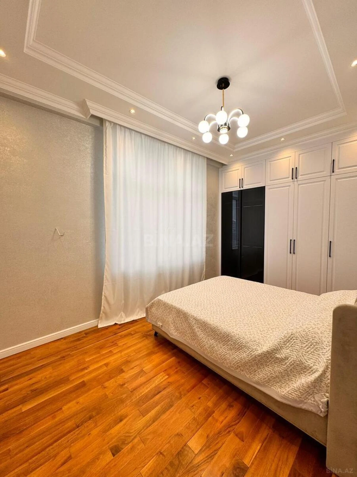 Kirayə verilir 2 otaqlı mənzil 70 m²