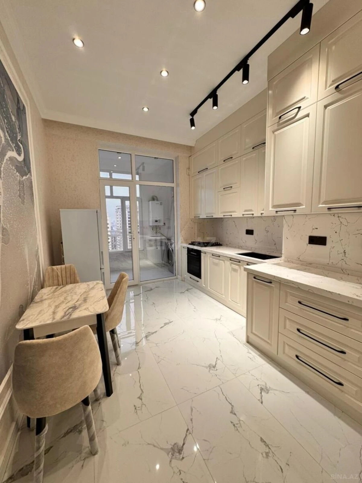 Kirayə verilir 2 otaqlı mənzil 70 m²