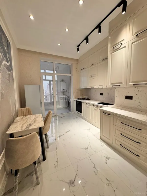 Kirayə verilir 2 otaqlı mənzil 70 m²