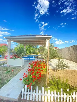 Kirayə verilir 5 otaqlı həyət evi 200 m²