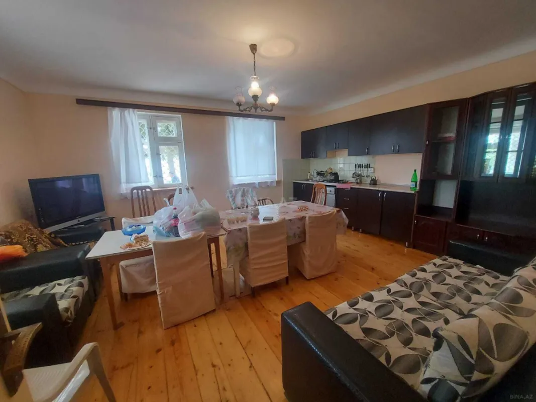 Kirayə verilir 5 otaqlı həyət evi 200 m²