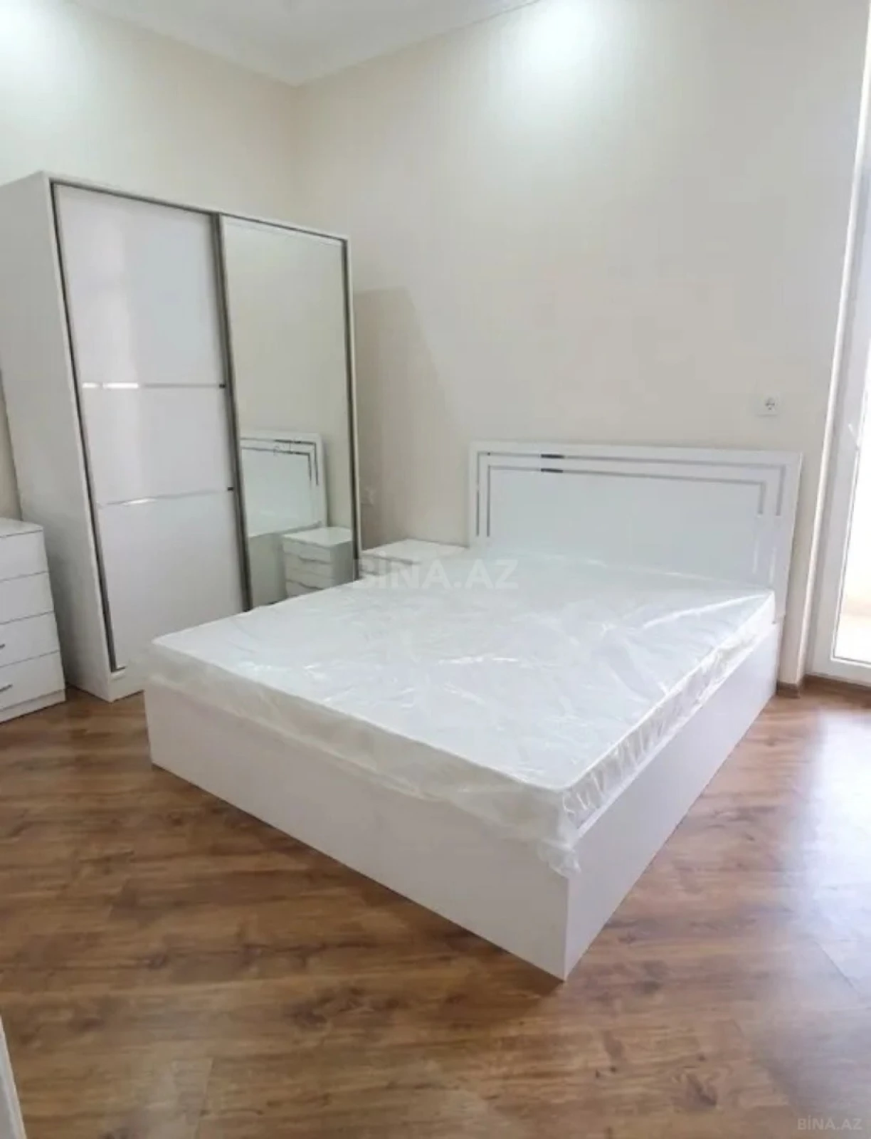 Kirayə verilir 2 otaqlı mənzil 65 m²